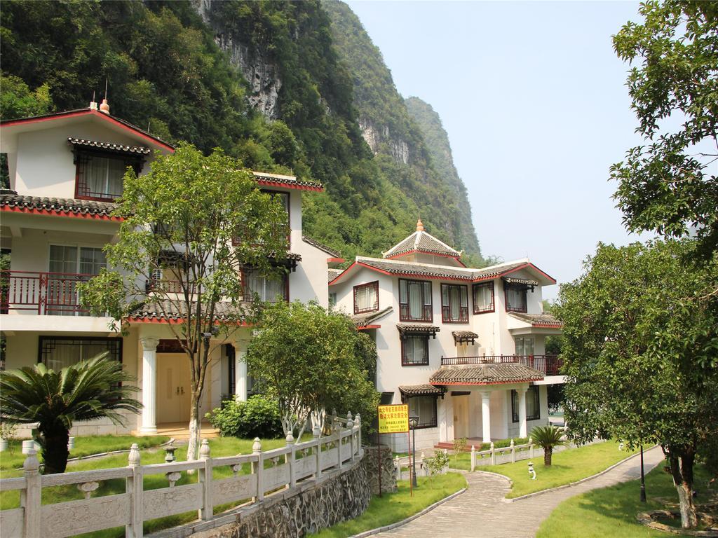 New West Street International Hotel Янгшуо Екстериор снимка
