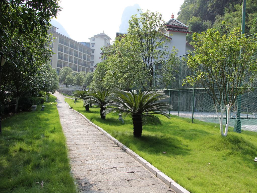 New West Street International Hotel Янгшуо Екстериор снимка