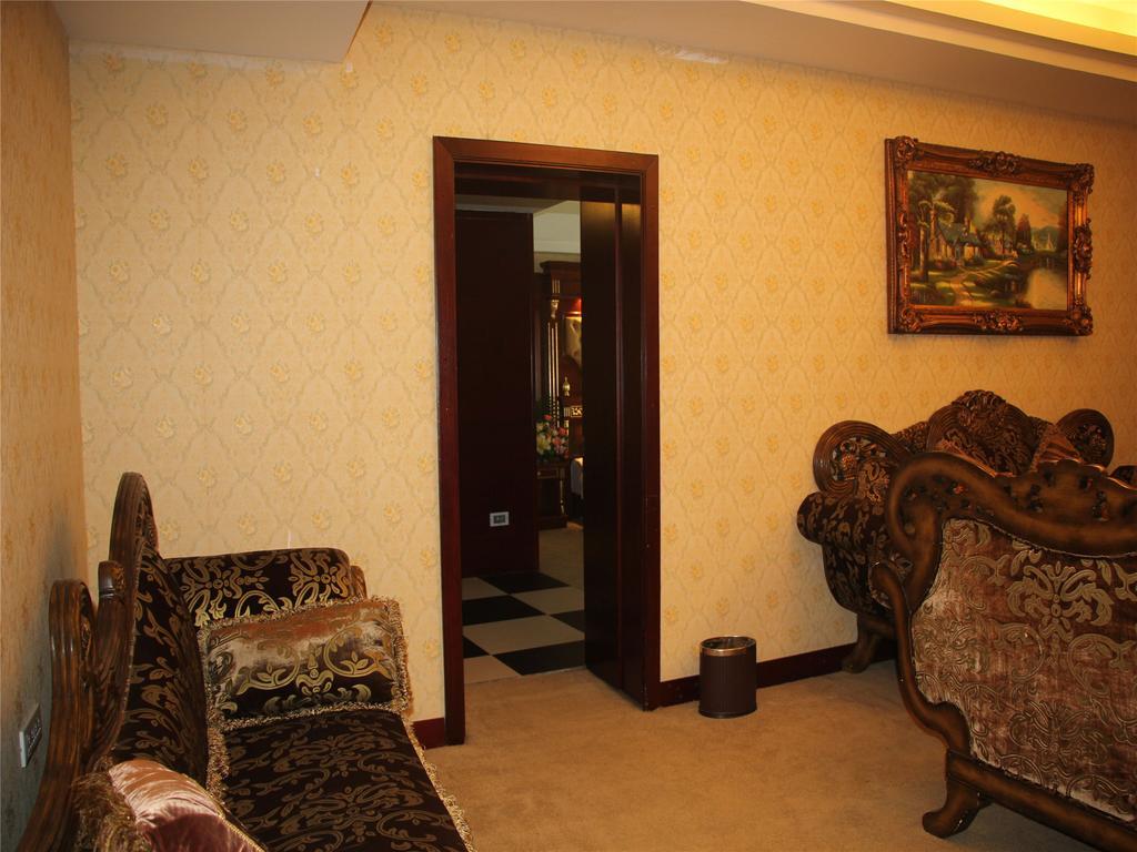 New West Street International Hotel Янгшуо Екстериор снимка