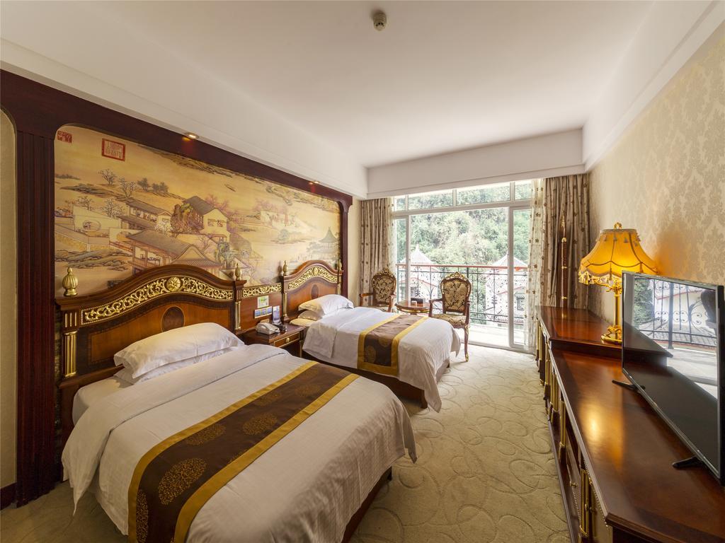 New West Street International Hotel Янгшуо Екстериор снимка