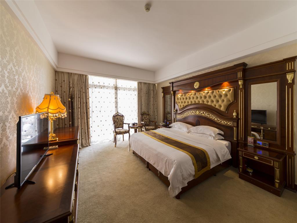 New West Street International Hotel Янгшуо Екстериор снимка