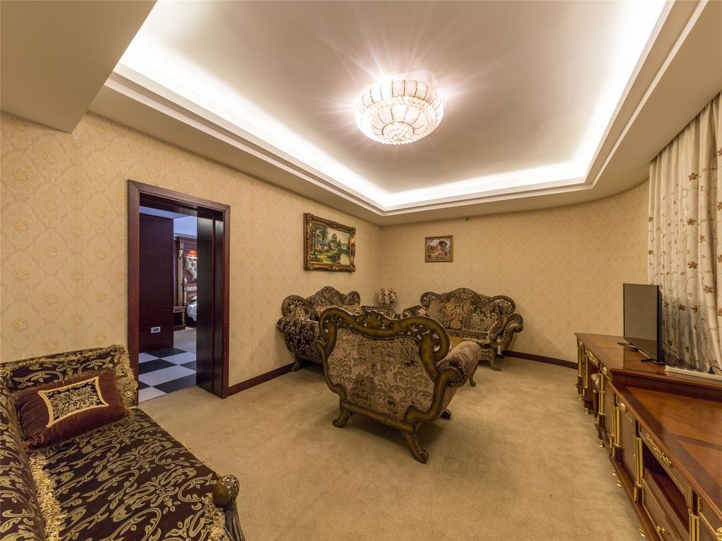 New West Street International Hotel Янгшуо Екстериор снимка